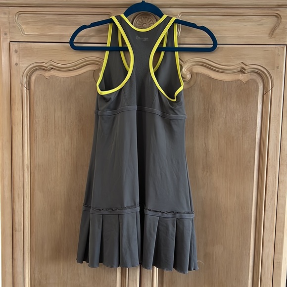 Calvin Klein Performance - Picture 2 of 4